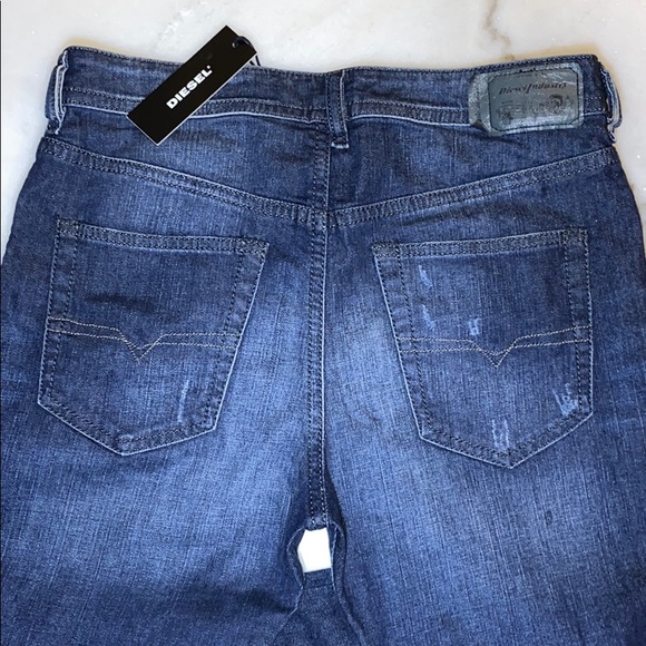 🔥Diésel Buster Regular Slim Tapered Men's Jeans - Picture 4 of 5